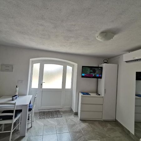 Studio Apartment Mileta Pitve Buitenkant foto