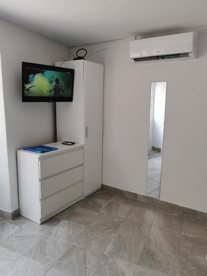 Studio Apartment Mileta Pitve Buitenkant foto