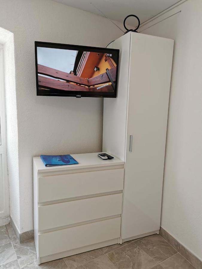 Studio Apartment Mileta Pitve Buitenkant foto