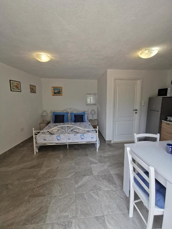 Studio Apartment Mileta Pitve Buitenkant foto