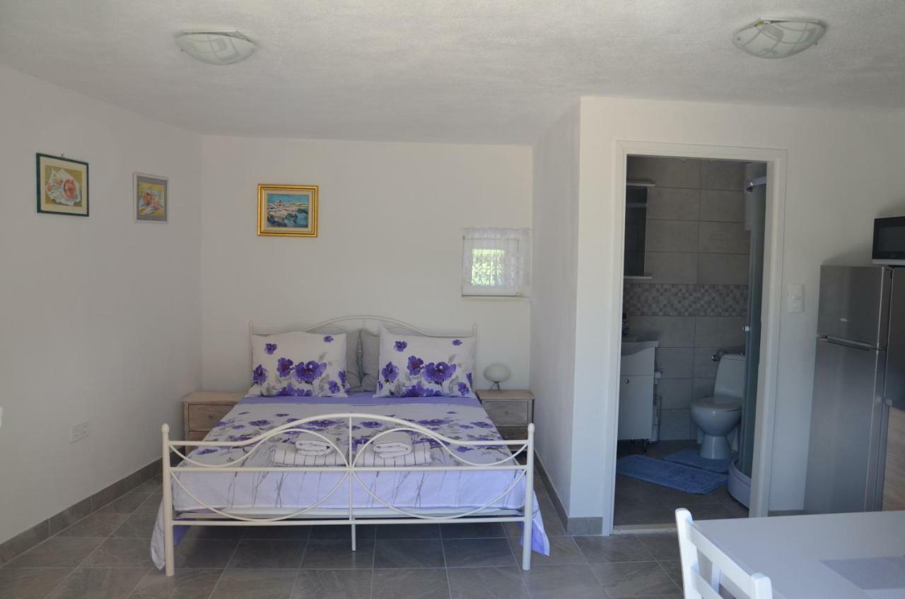 Studio Apartment Mileta Pitve Buitenkant foto